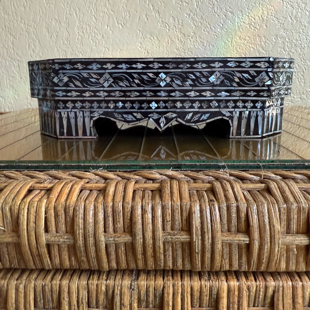 Vtg mother of Pearl inlay black lacquer, pedestal tray, jewelry dish, box